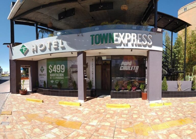 1 Hotel Town Express 768x544